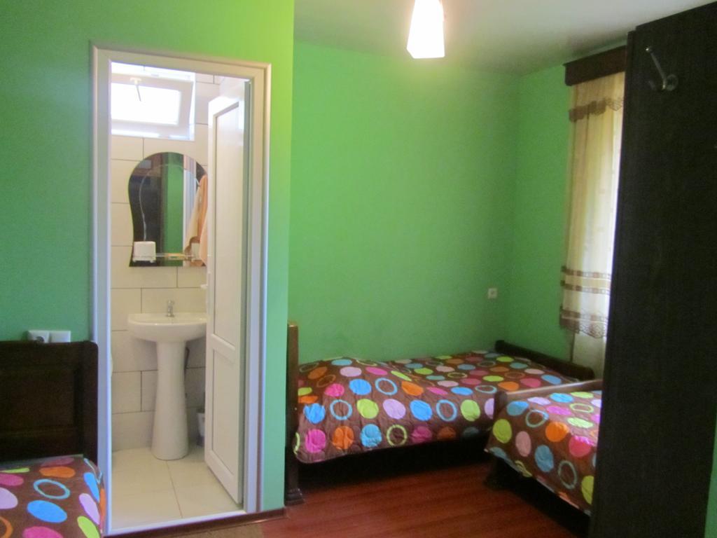 Suliko Guest House Batumi Zimmer foto